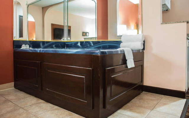 Comfort Suites - Near The Galleria