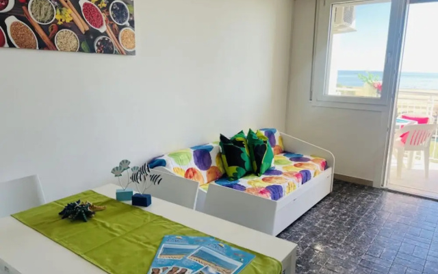 Beachfront Flat With View