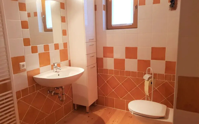 Bright Apartment Near Thermal Springs