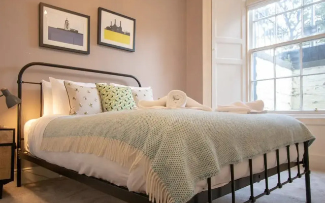 Beautifully Modernised New Town Home