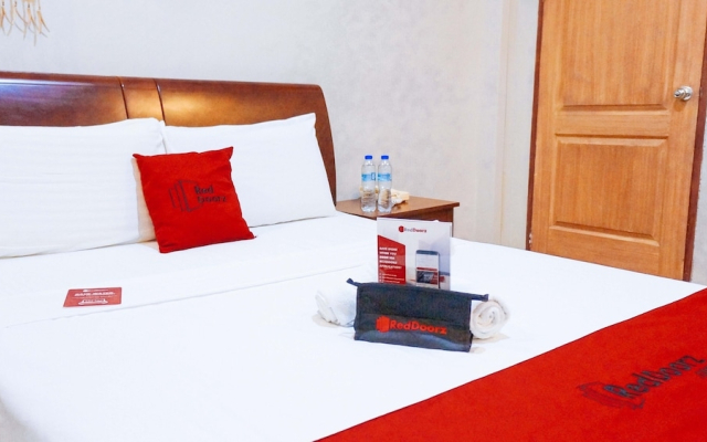 RedDoorz Plus @ Valencia Bohol