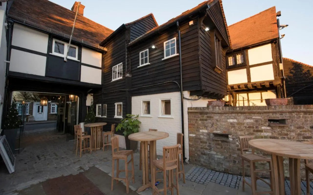 Olde George Inn