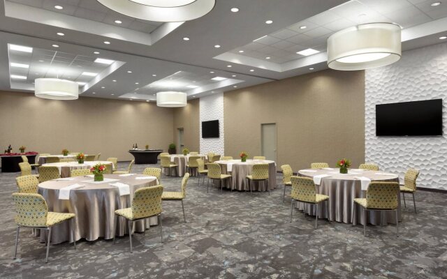 Aloft Jacksonville Tapestry Park