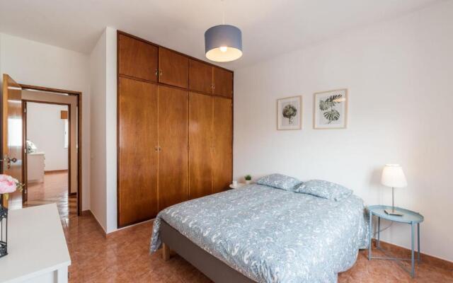 LovelyStay - 3 Bedroom Apartment in Vila Do Bispo