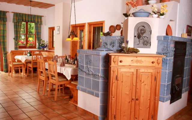 Gasthof zum Rödelseer Schwan