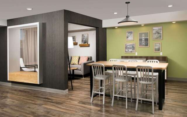 Extended Stay America Select Suites - Tampa - Northeast
