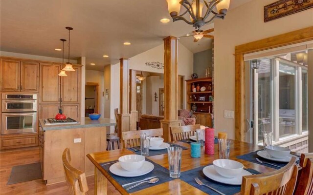 56790 Dancing Rock Loop