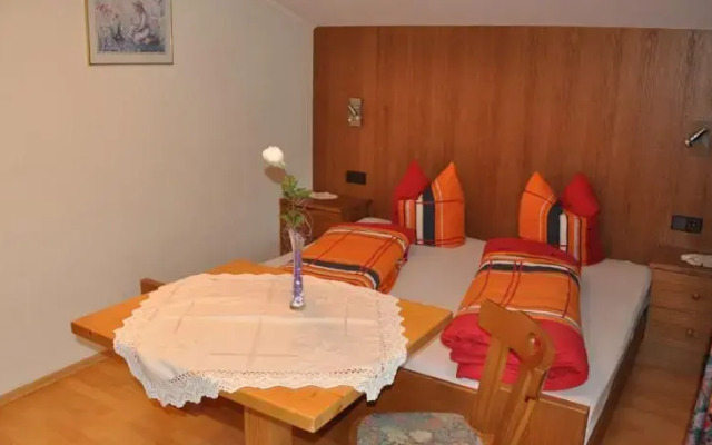 Zwatz Ottilie; Appartement