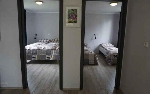 Hlíðarból Apartments