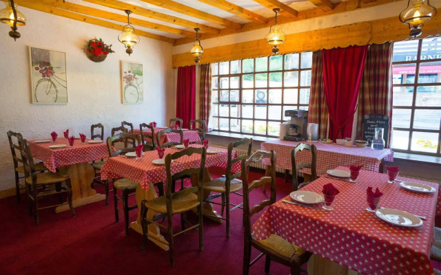 Hotel Rond Point d'Arbois