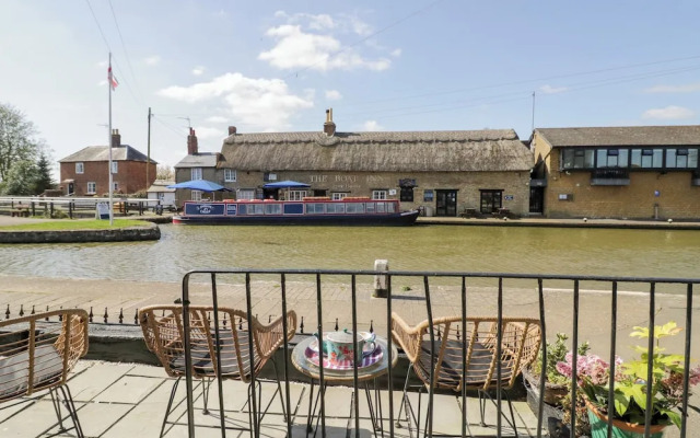 3 Canalside Cottages