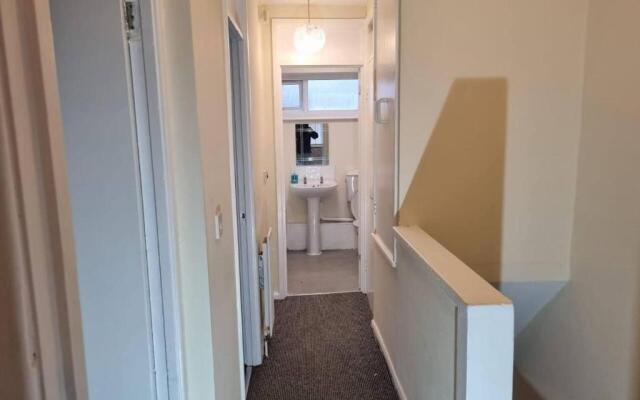 Nice Residential Within Easy Reach To Town