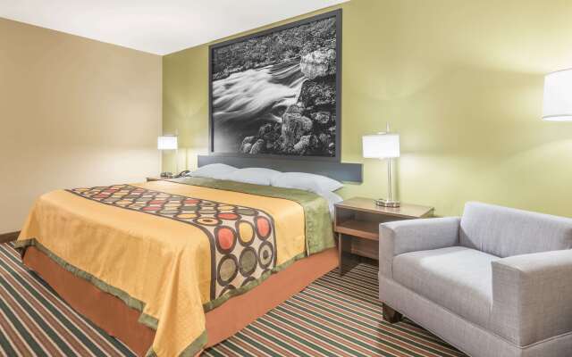 Super 8 by Wyndham Bryant Little Rock Area