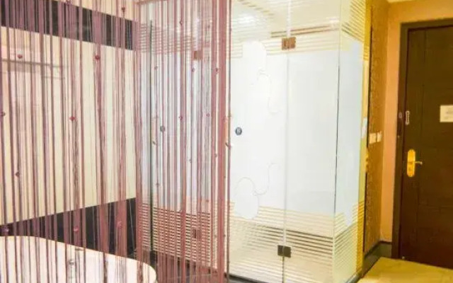 Joy Wanjia Hotel (Wuyi Mould City Jiayuan Plaza)