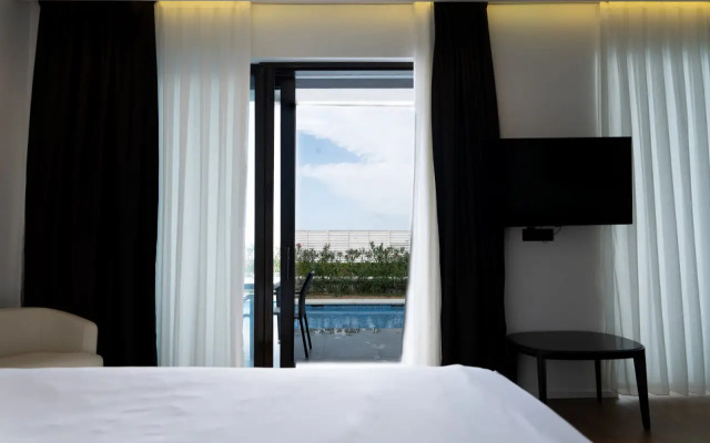 White Villas (Sea Breeze)