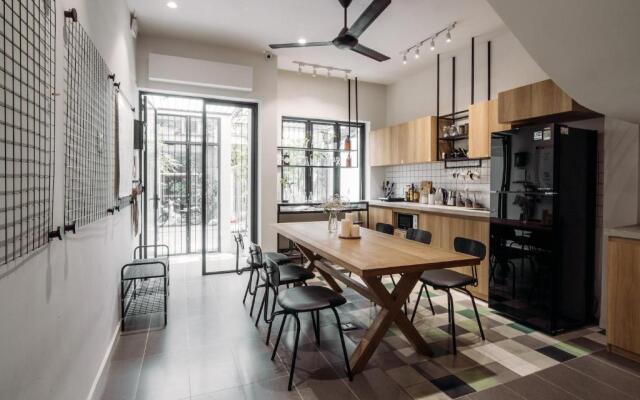 Botanist Lab Minihotel by CIRCADIAN