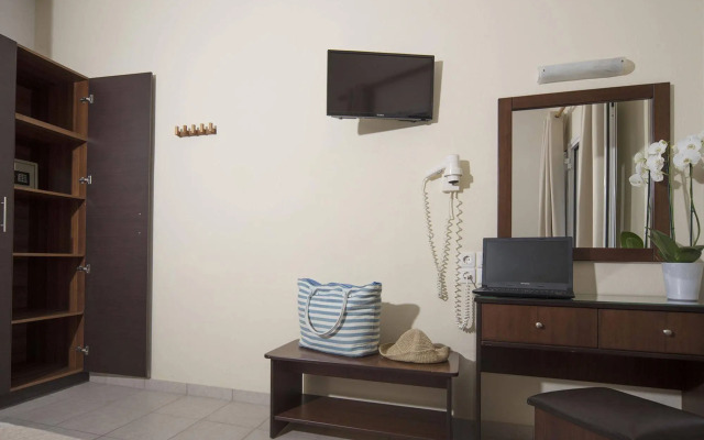 Metaxa Apartments
