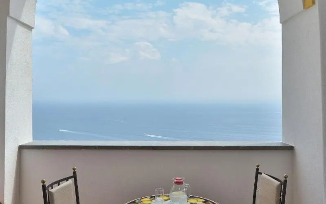 Albadamare Boutique Hotel