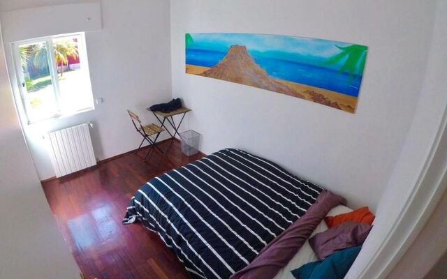 7 Waves Surf Hostel
