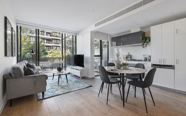 Sandy Hill Apartments by Ready Set Host