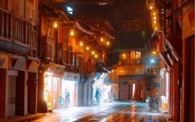 Xijiang Qianhu Miao Village Nuanyu · Shanju Homestay (Dongyin Viewing Platform)