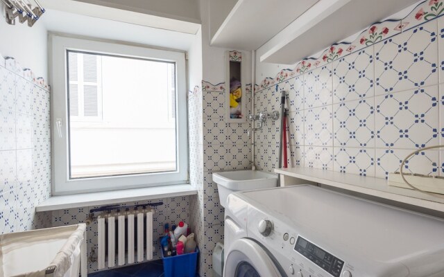 Rsh Luxury Trevi Fountain Apartment