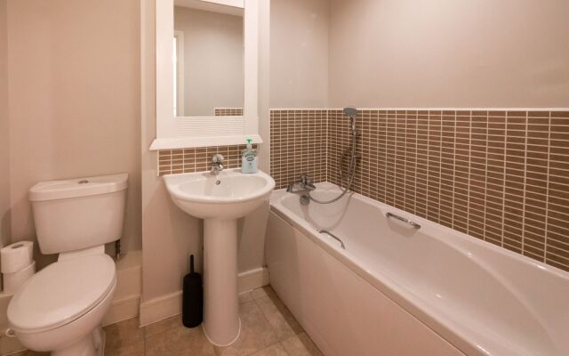 Royale Blenheim Apartment