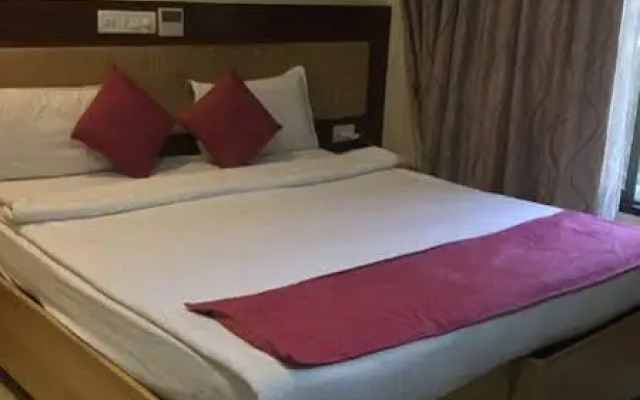 Meenal Hotel