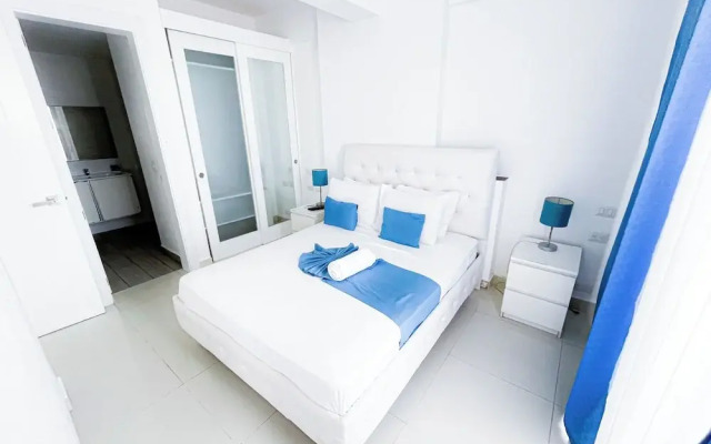 Studio Apart Hotel Rooftop Pool Beach