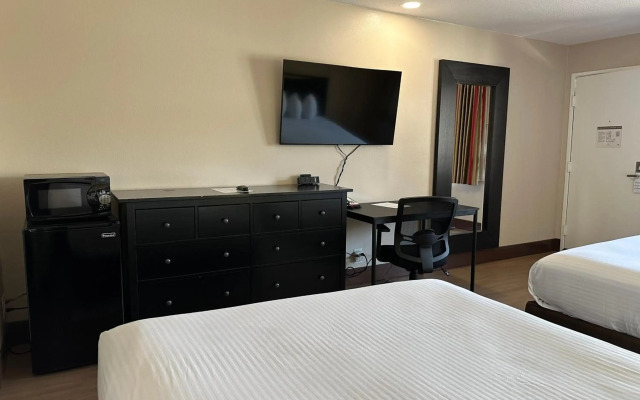 Stanford Inn & Suites Anaheim