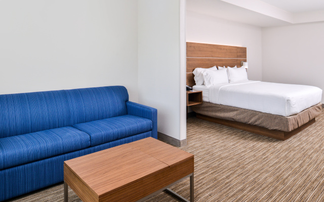 Holiday Inn Express & Suites Siloam Springs by IHG