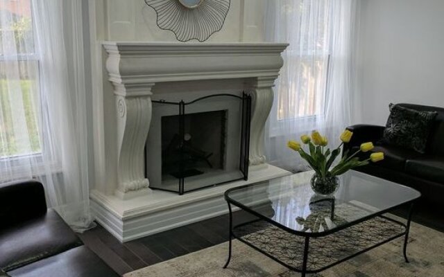QuickStay - Beautiful 5bdrm House in Vaughan