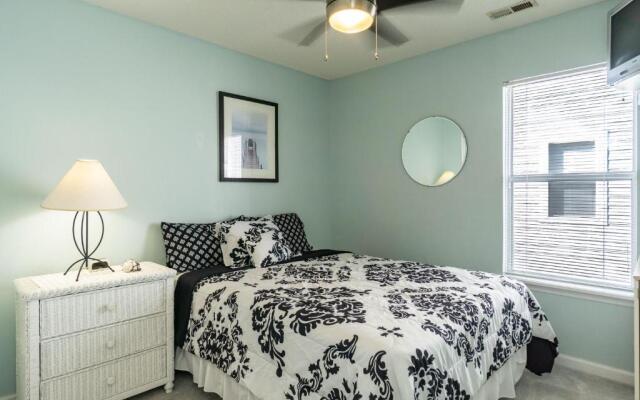 See Otter by Oak Island Accommodations