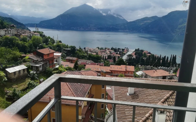 Romantic Penthouse on Lake Como