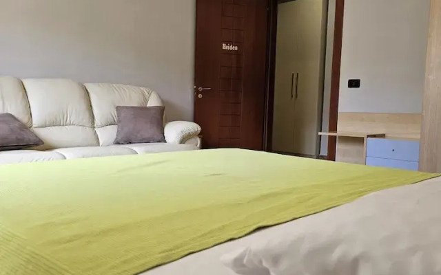 Elly Seaside Apartment