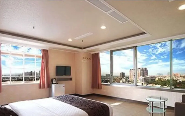 Ya Tai Hotel