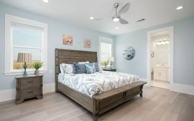 Fins & Feathers 3 Bedroom Home