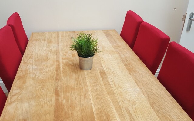 Liverpool Centre Penthouse Sleeps 8