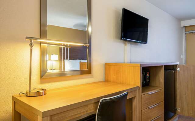 Quality Inn & Suites Airport/Cruise Port Hollywood