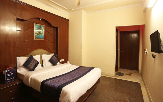 Hotel Gold Palace by OYO Rooms