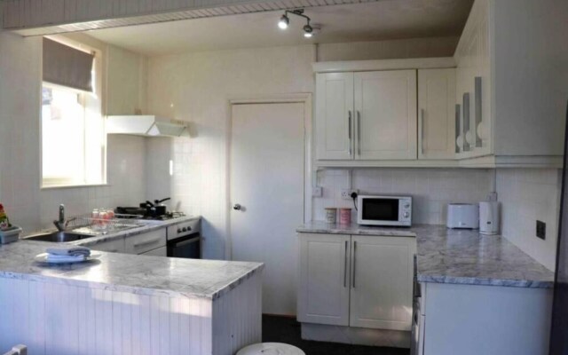 Charming 2-bed House - Wifi - Free Parking