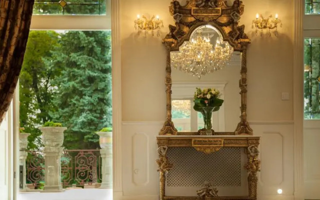 Dwór Prezydencki Cristal Park