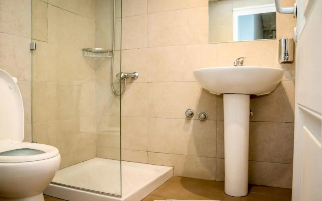 Zorbas Hotel - Hostel