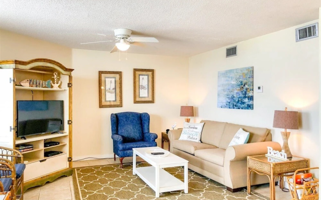 Aqua Vista Condominiums