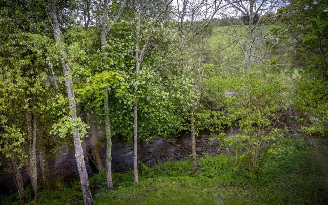 Loch Ness Bunk Inn