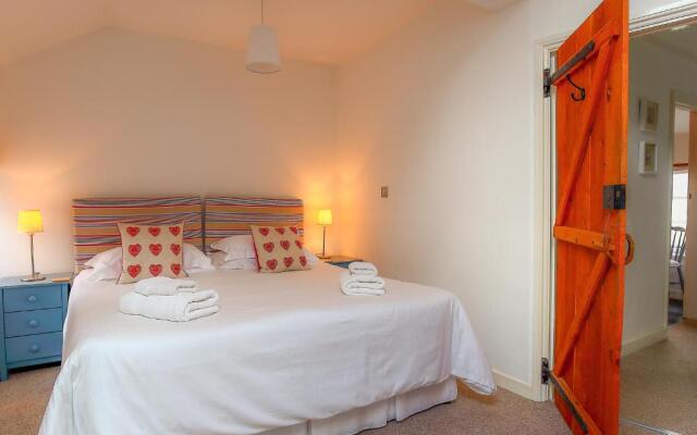 White Hart House, BURFORD