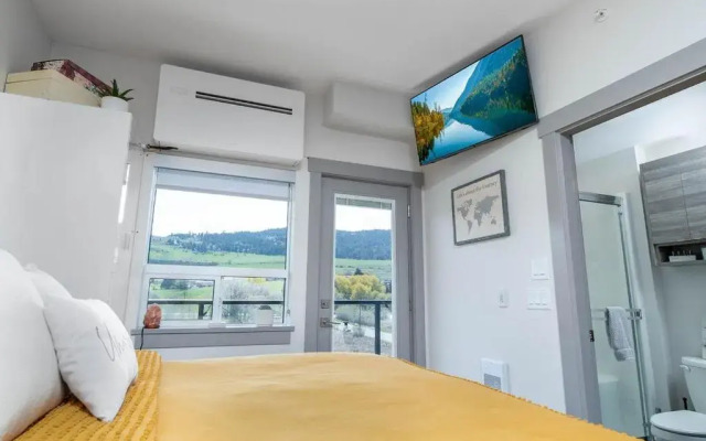 Top Floor on Okanagan Lake with AC & Heated Pool