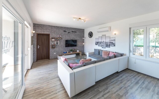 Nice Home in Kastel Stafilic With Wifi and 3 Bedrooms