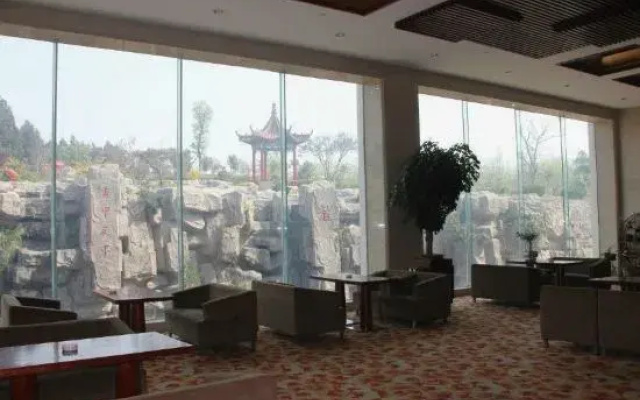 Xintian Hotel