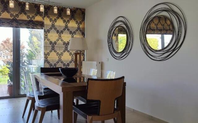 Arianna 2bd Villa